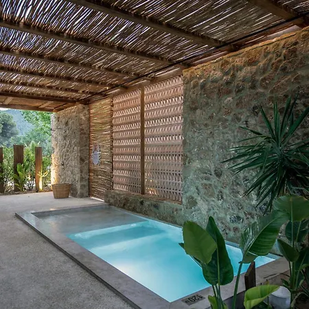 Karidi Gaia Retreat