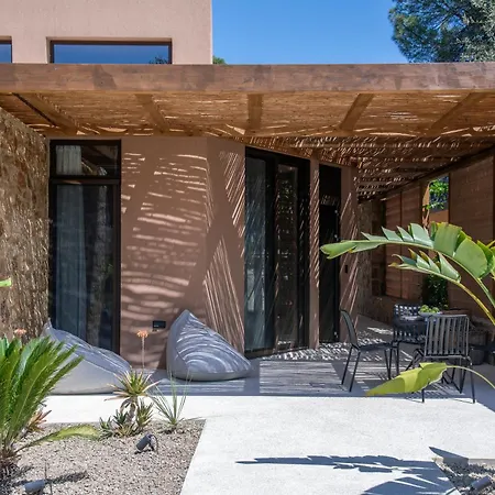 Апартаменты Karidi Gaia Retreat Вурвуру